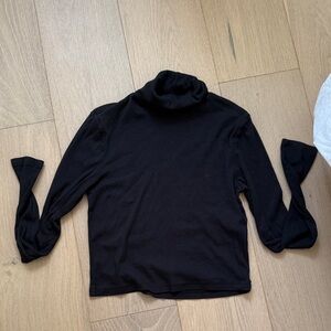 Levi’s Charcoal Turtleneck Long Sleeve Crop